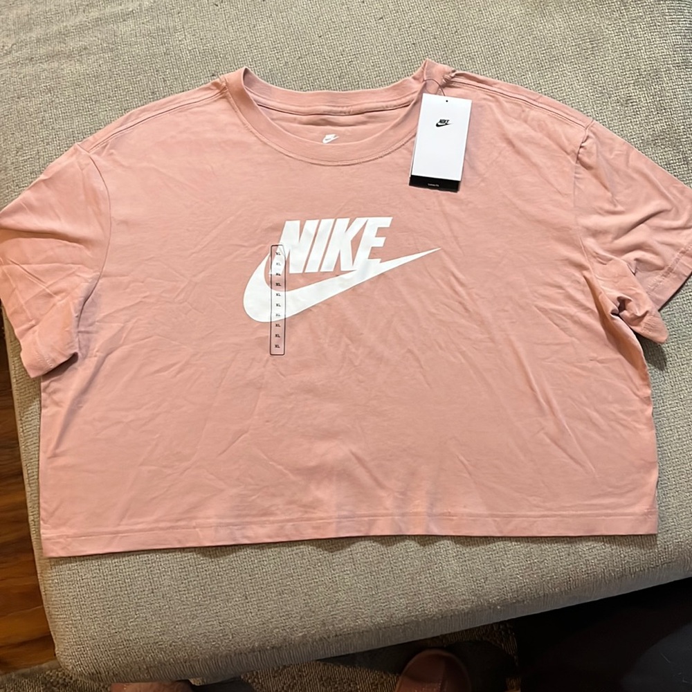 NWT Nike Cropped Tee